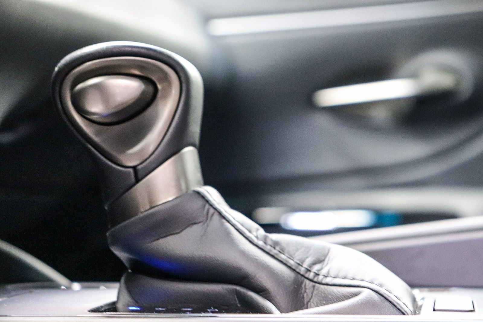 Thumbnail: 2025 Lexus ES - 22