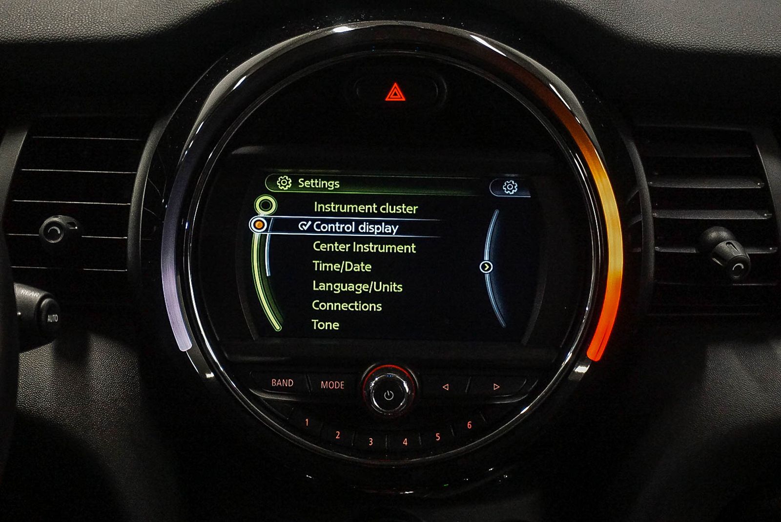 Thumbnail: 2016 MINI Cooper Hardtop - 14