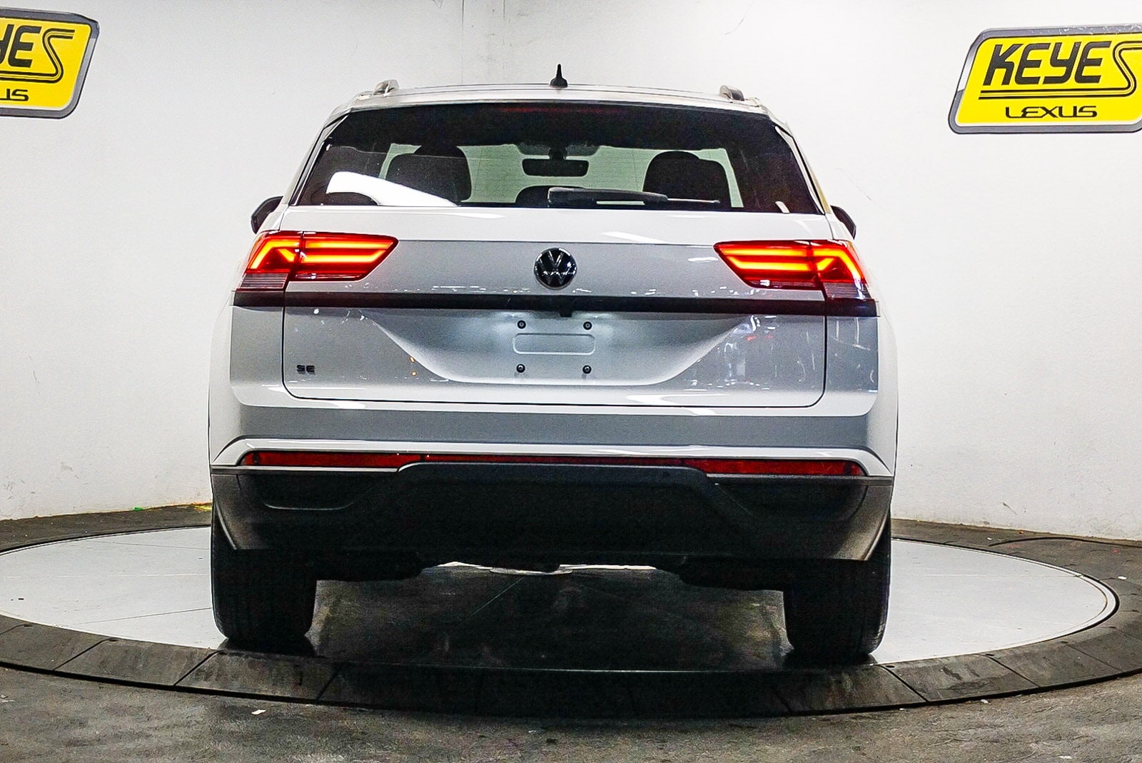 Thumbnail: 2023 Volkswagen Atlas - 2