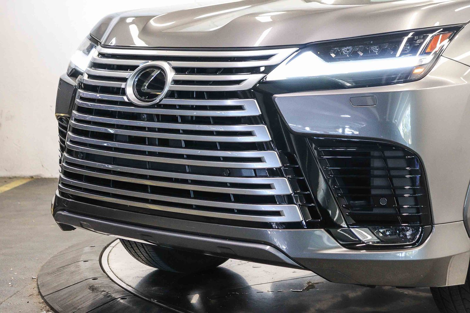 Thumbnail: 2024 Lexus LX - 8