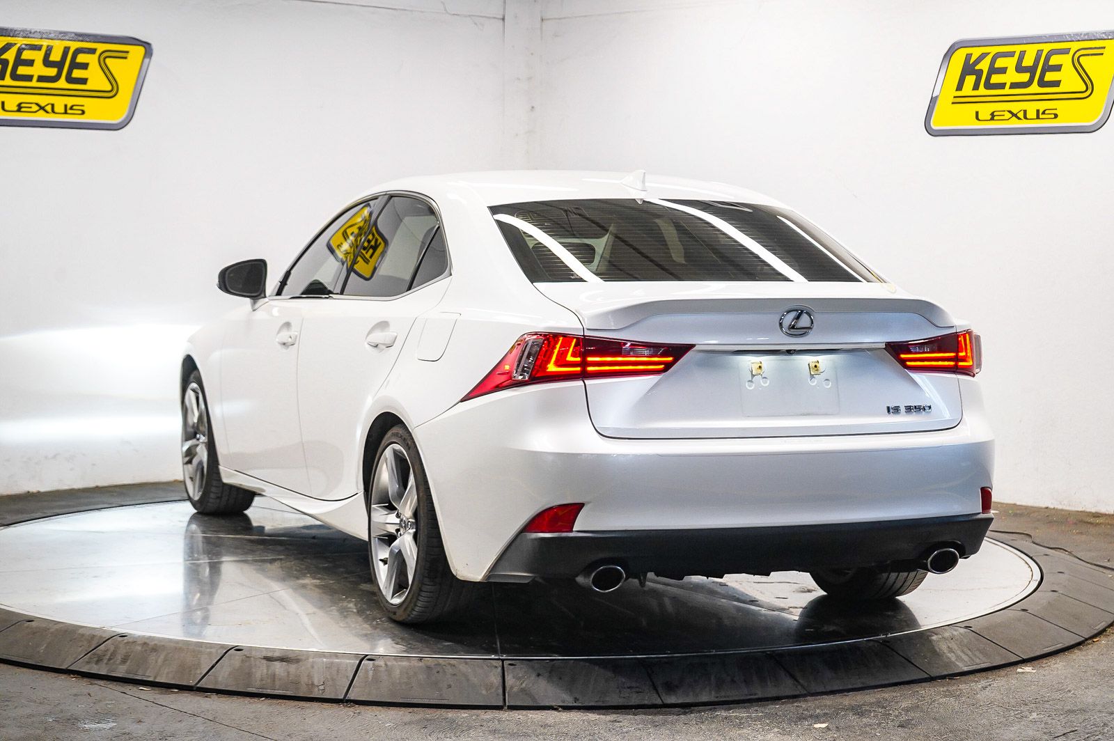 Thumbnail: 2016 Lexus IS - 2