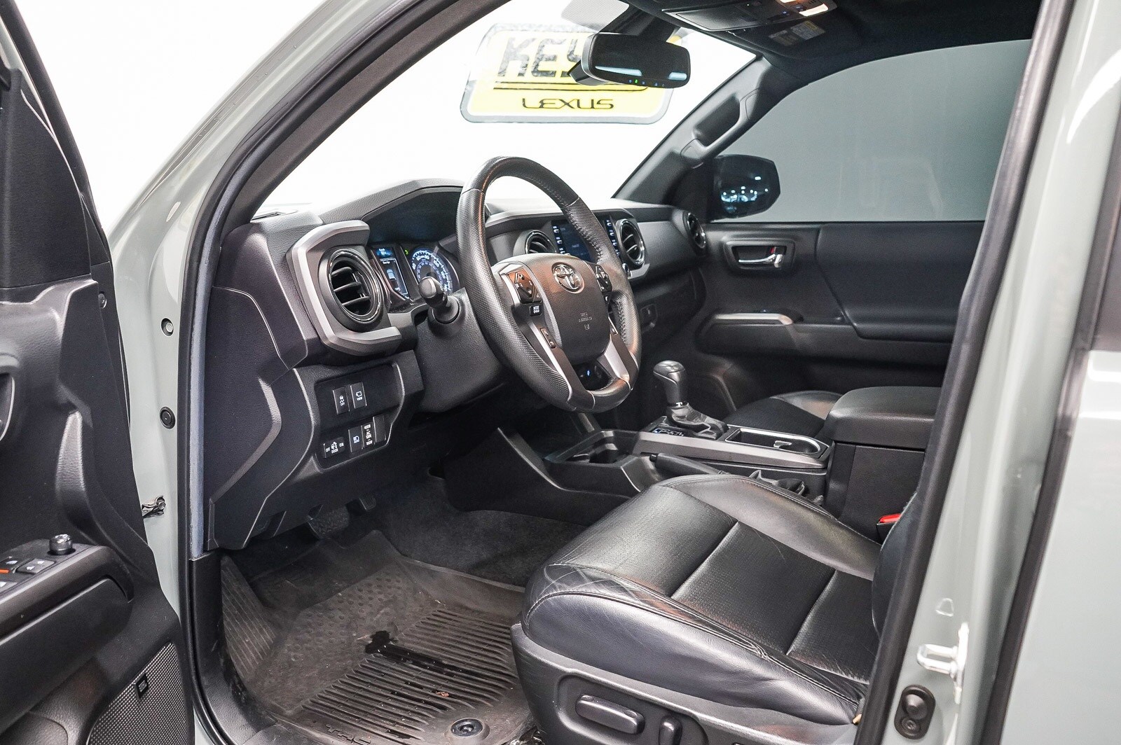 Thumbnail: 2022 Toyota Tacoma - 18