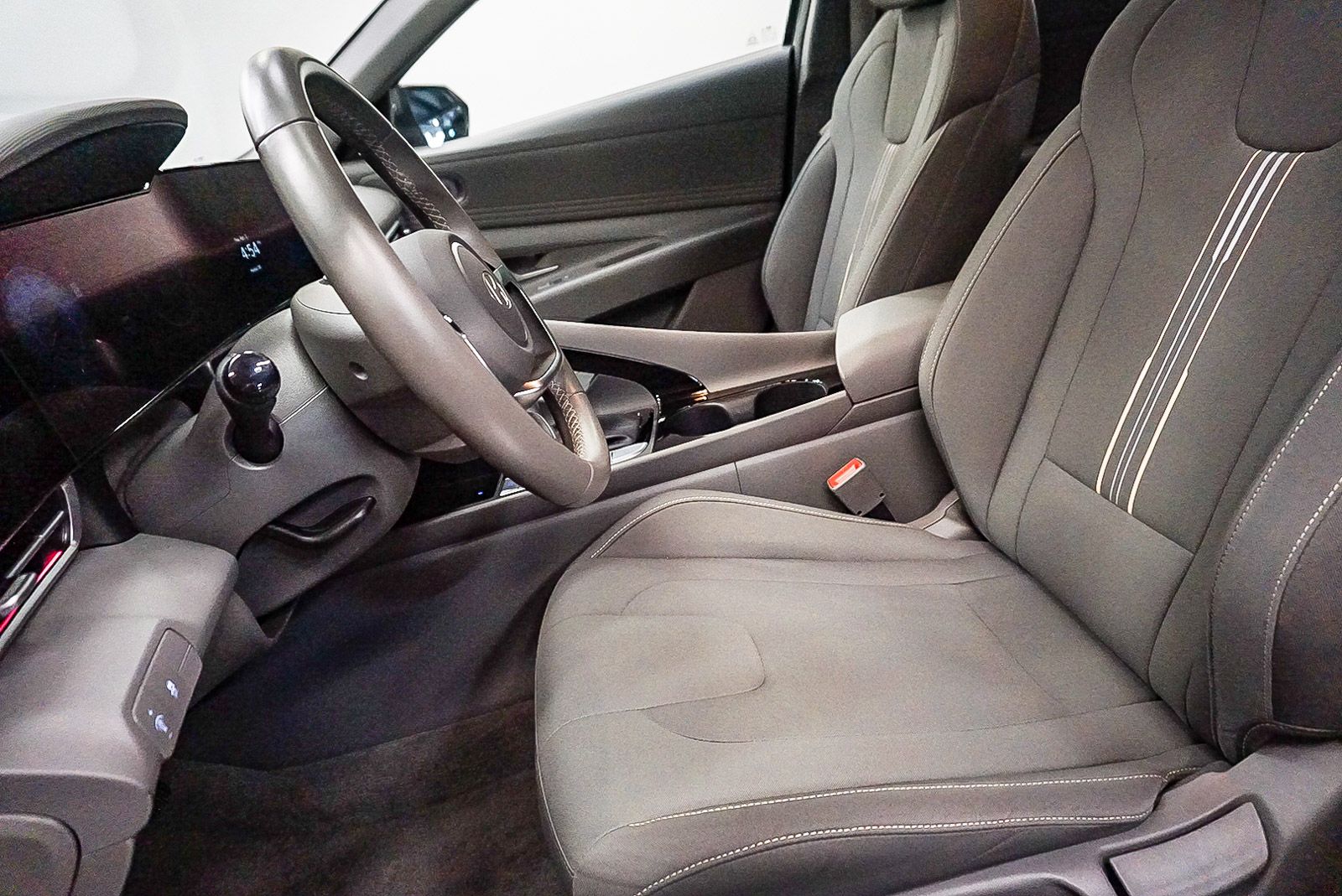 Thumbnail: 2025 Hyundai Elantra - 17