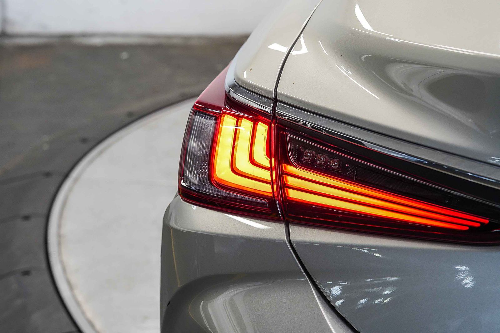 Thumbnail: 2024 Lexus ES - 10