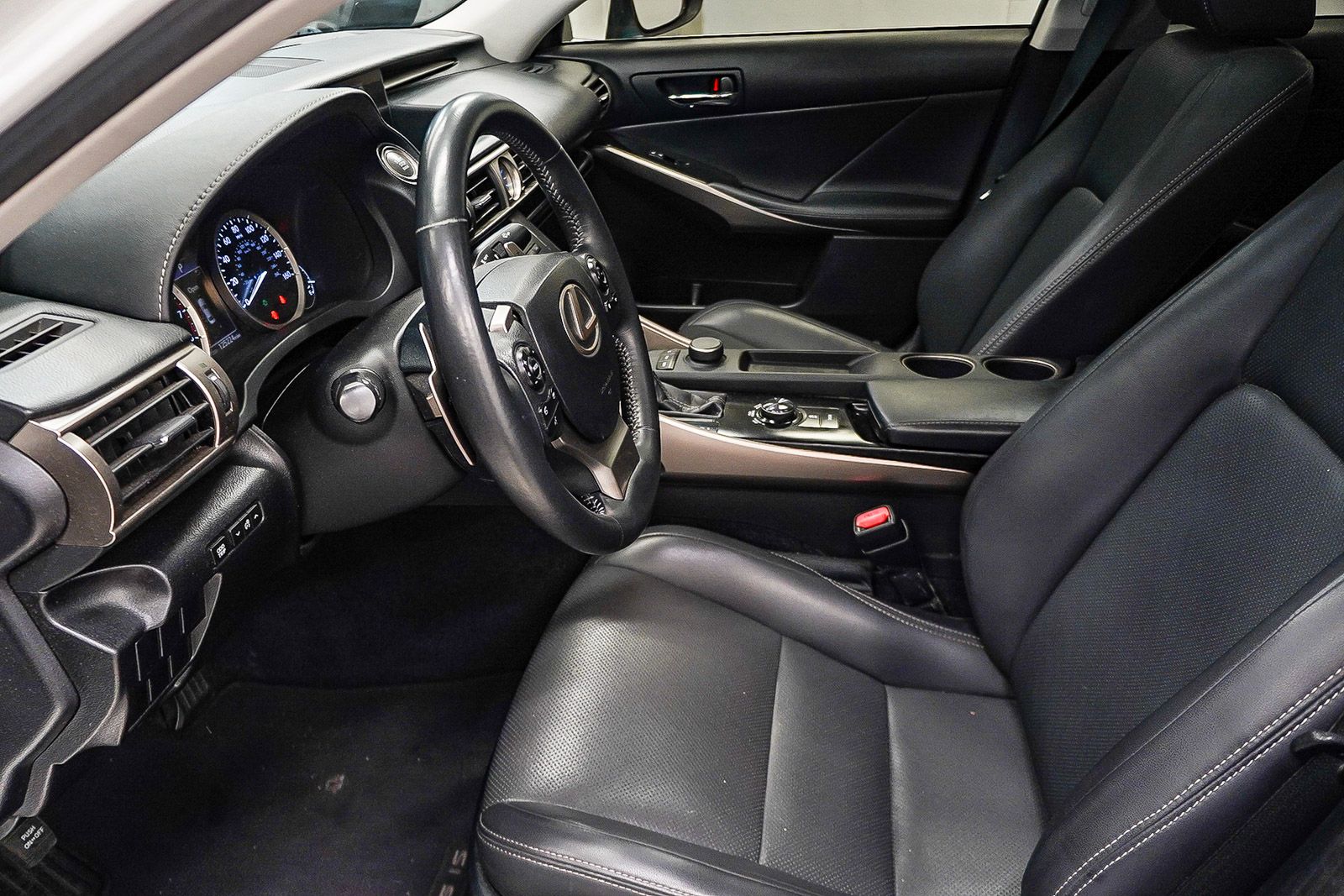 Thumbnail: 2014 Lexus IS - 17