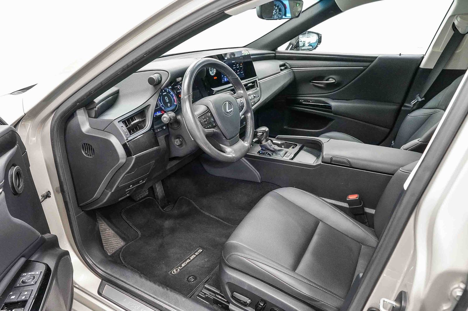 Thumbnail: 2024 Lexus ES - 17