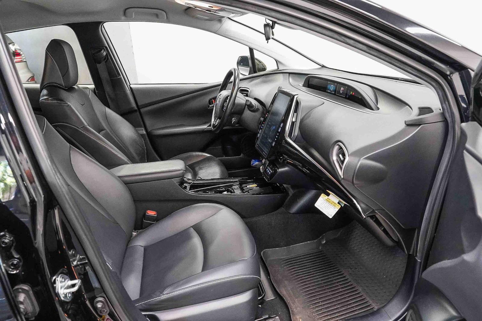 Thumbnail: 2021 Toyota Prius Prime - 16