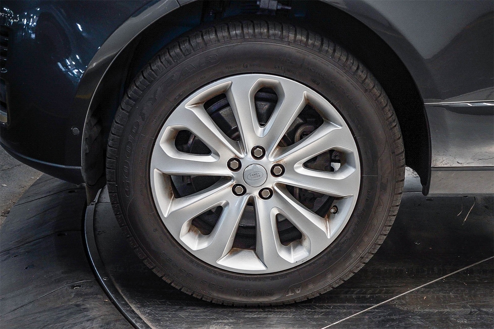 Thumbnail: 2016 Land Rover Range Rover - 11