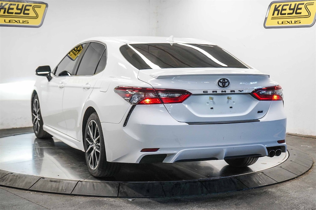 Used 2023 Toyota Camry SE Sedan