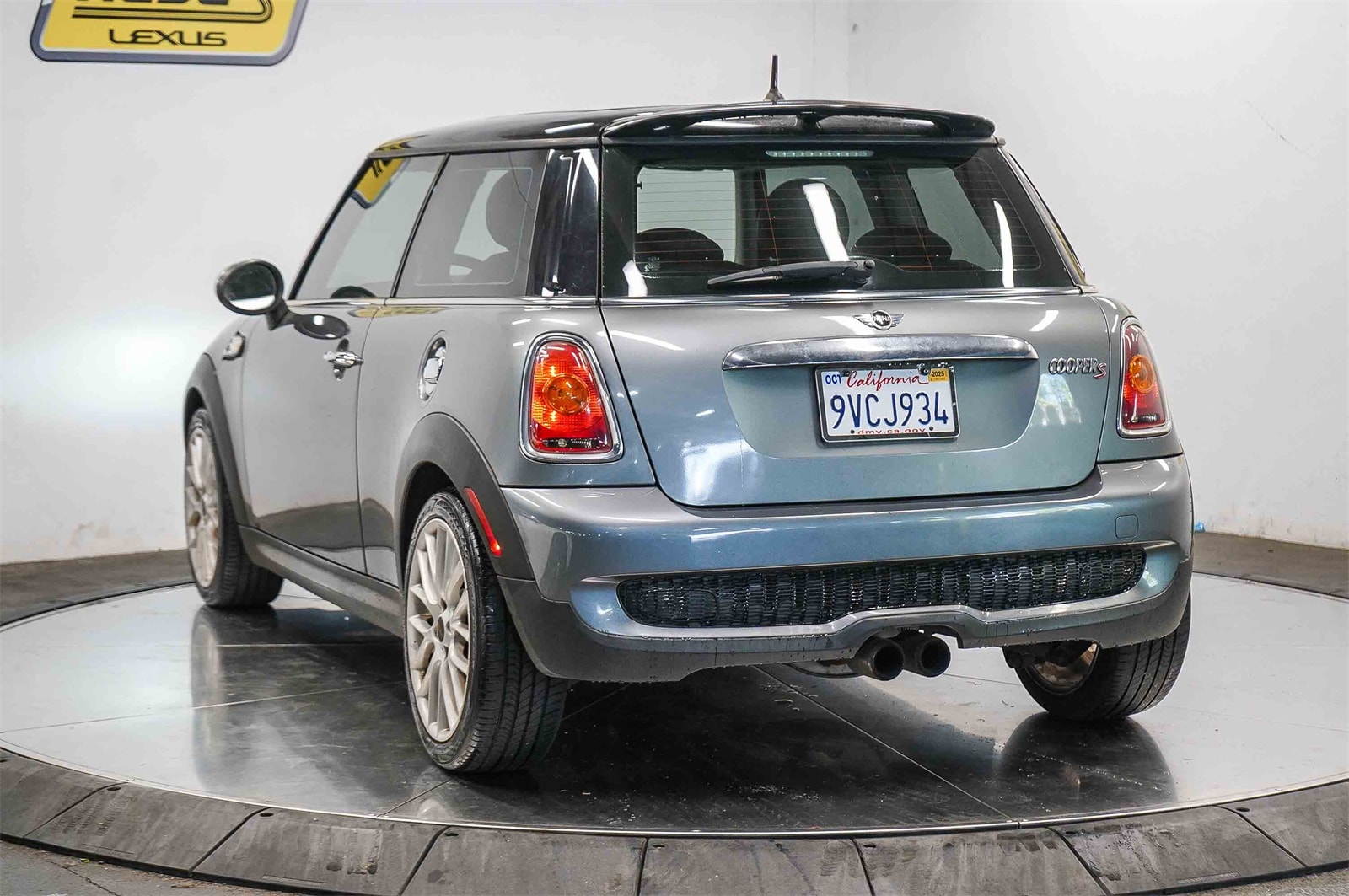 Thumbnail: 2009 MINI Cooper Hardtop - 2