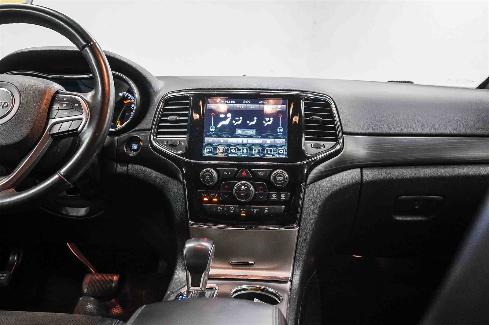 Thumbnail: 2022 Jeep Grand Cherokee - 13