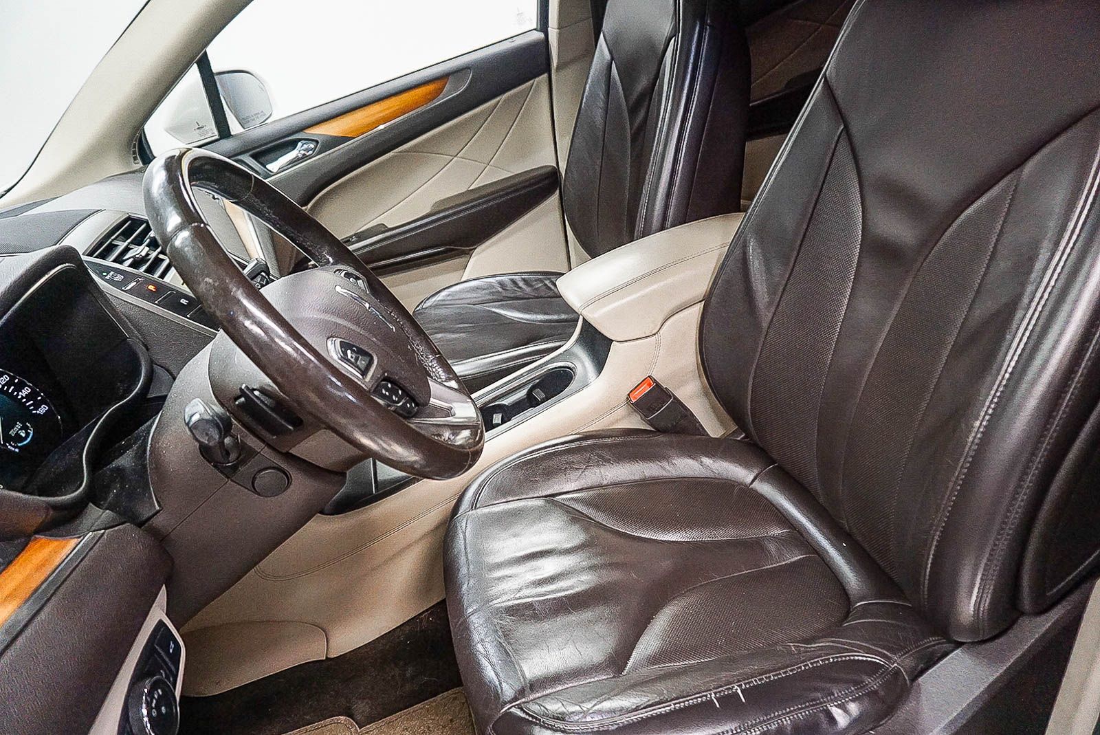 Thumbnail: 2017 Lincoln MKC - 17