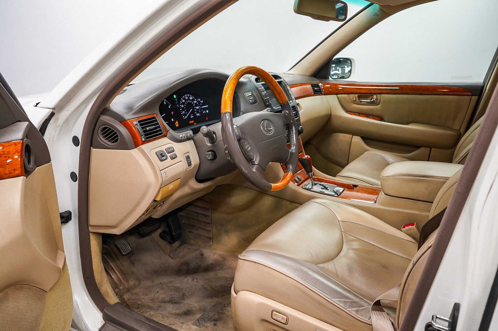 Thumbnail: 2005 Lexus LS - 18