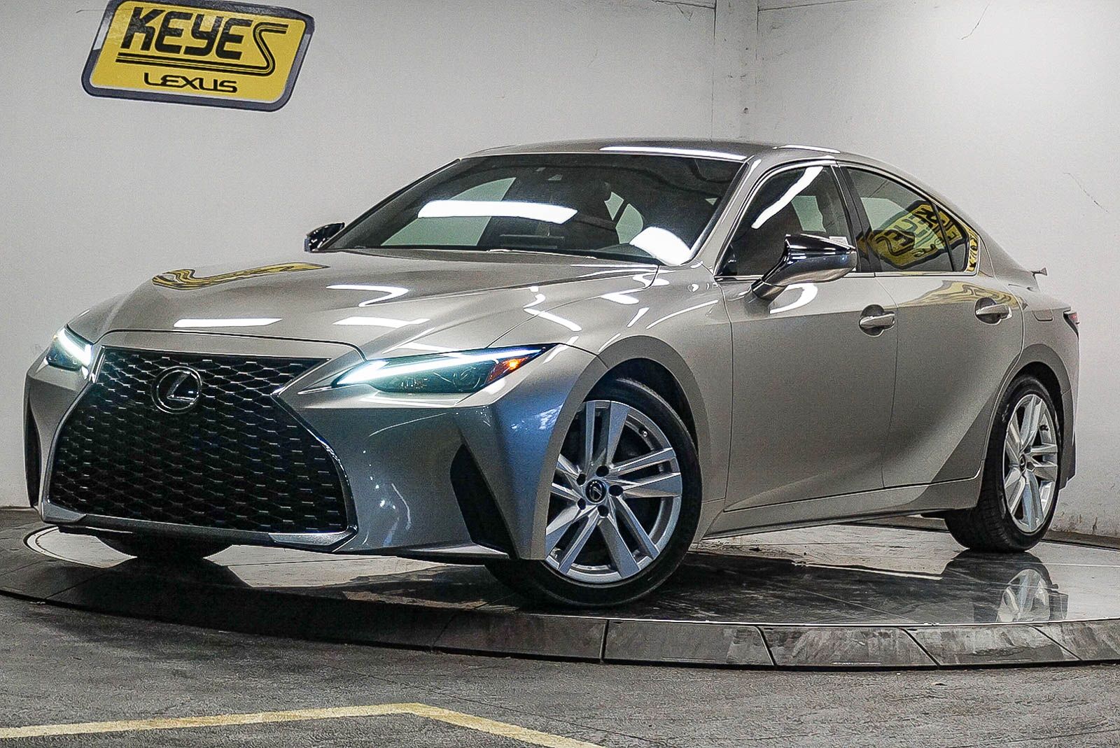 Thumbnail: 2022 Lexus IS - 1