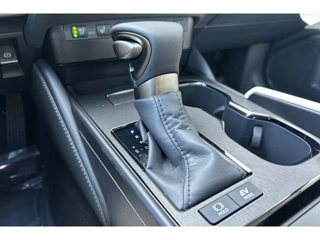 Thumbnail: 2025 Lexus ES - 17