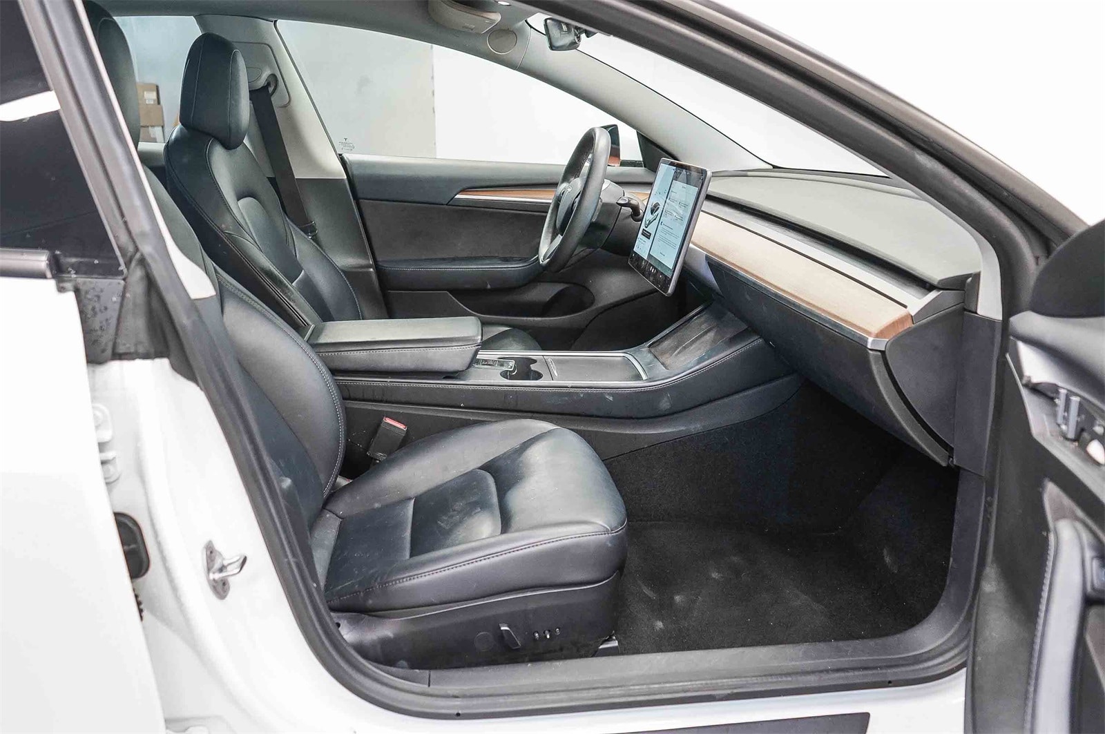 Thumbnail: 2021 Tesla Model 3 - 16