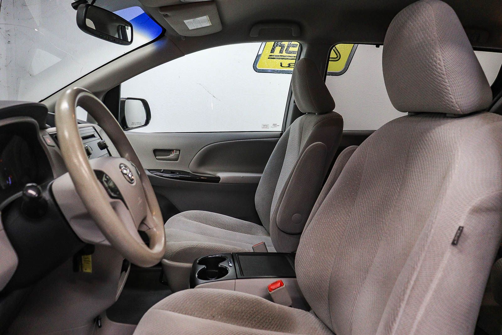 Thumbnail: 2014 Toyota Sienna - 17