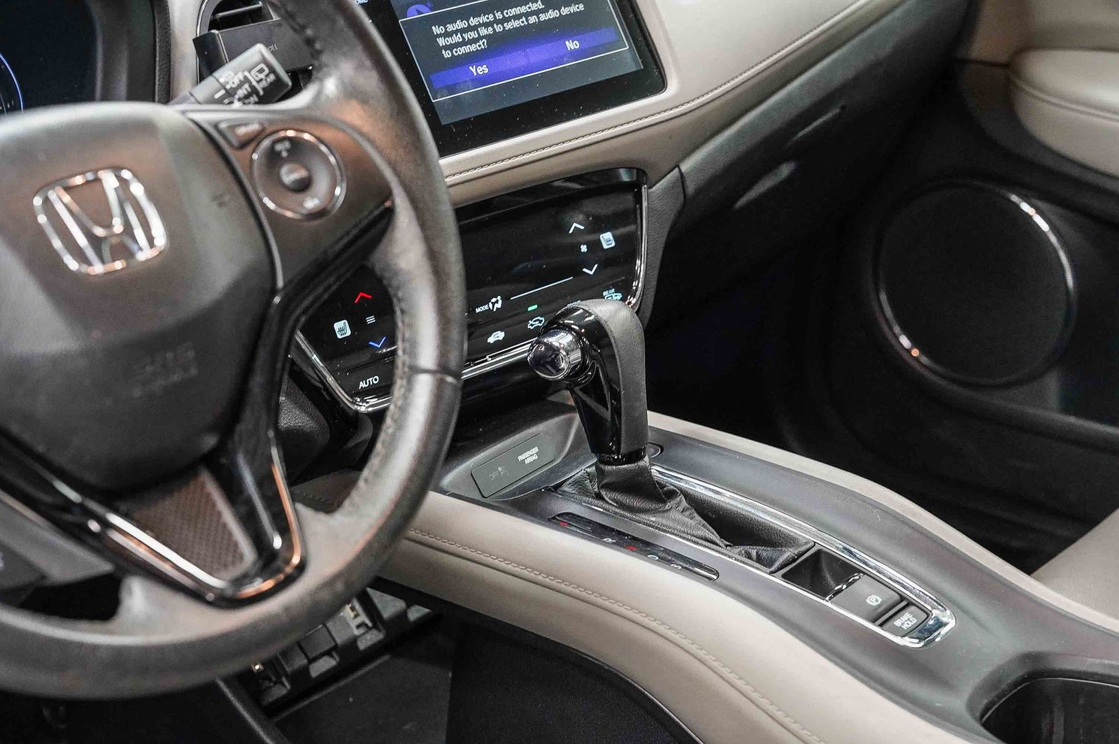Thumbnail: 2016 Honda HR-V - 23