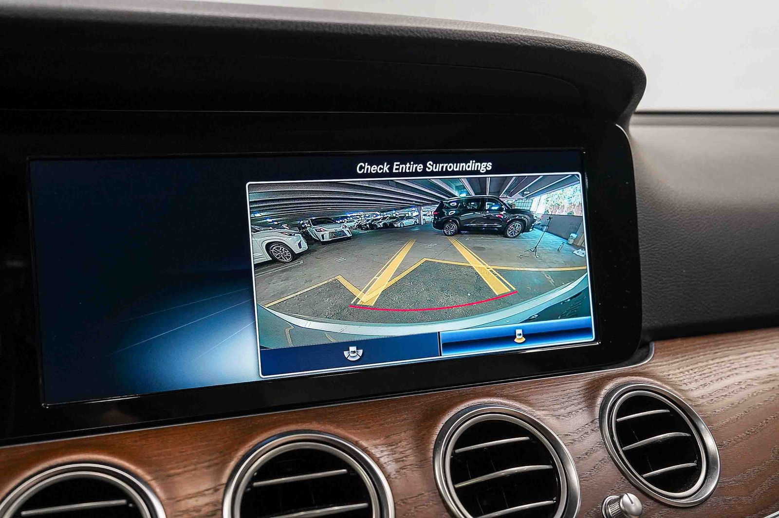 Thumbnail: 2019 Mercedes-Benz E-Class - 25