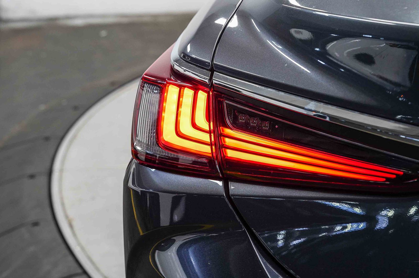 Thumbnail: 2023 Lexus ES - 11