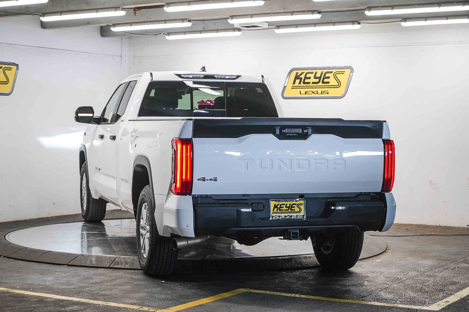 Thumbnail: 2024 Toyota Tundra - 23