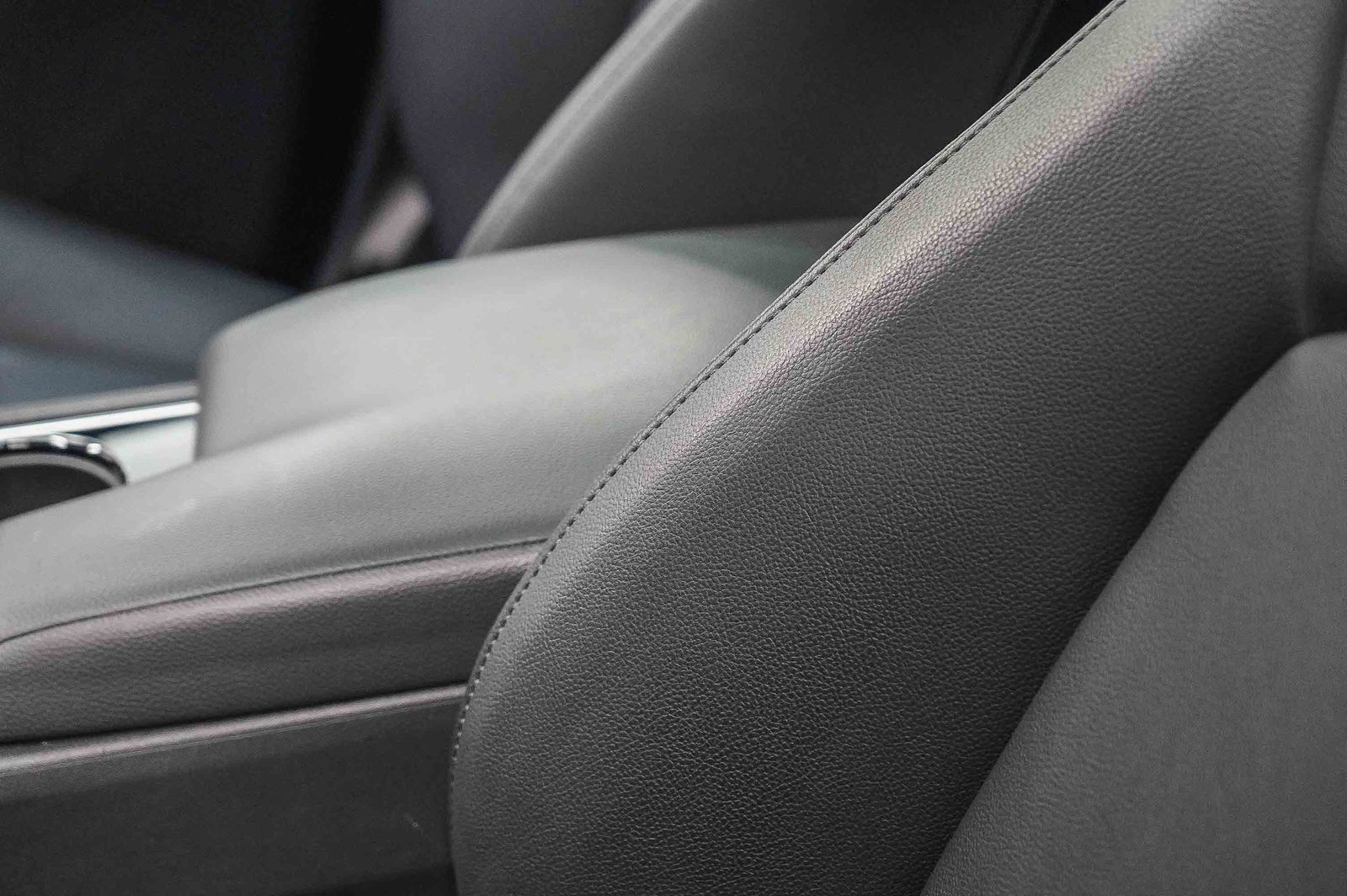 Thumbnail: 2017 Jaguar F-Pace - 20