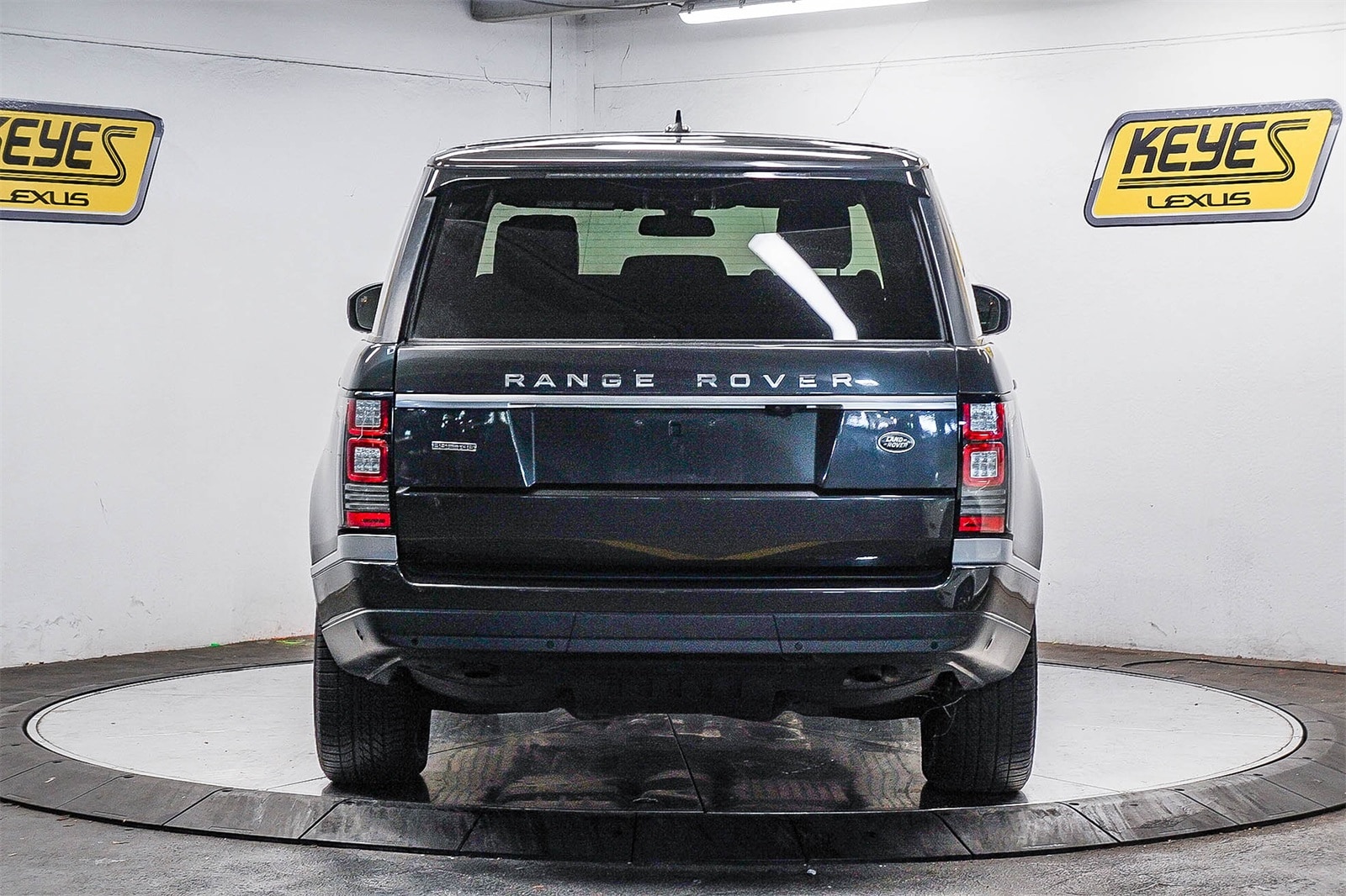 Thumbnail: 2016 Land Rover Range Rover - 3