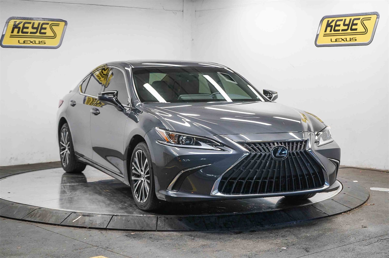 Thumbnail: 2025 Lexus ES - 5