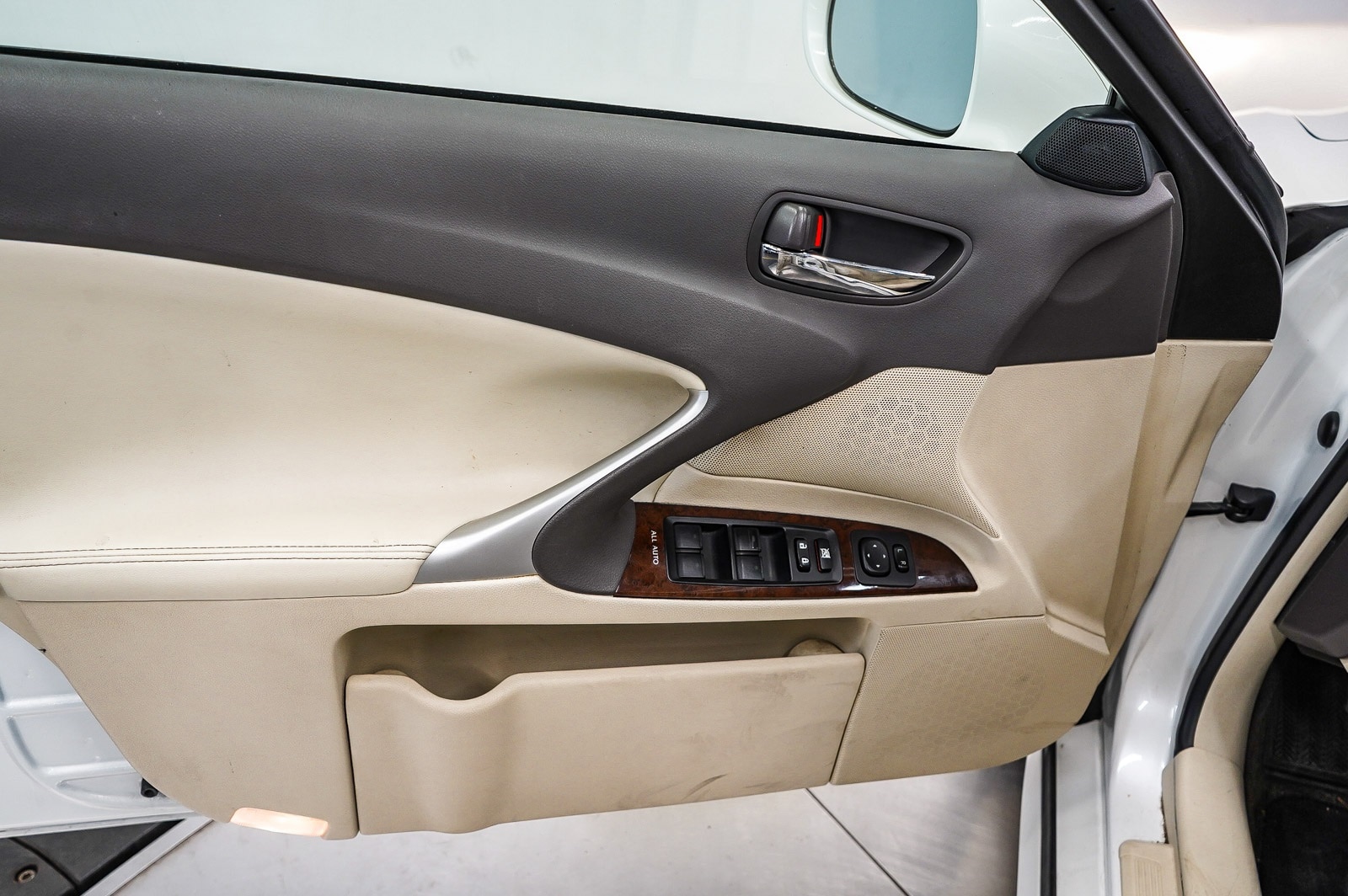 Thumbnail: 2013 Lexus IS - 22