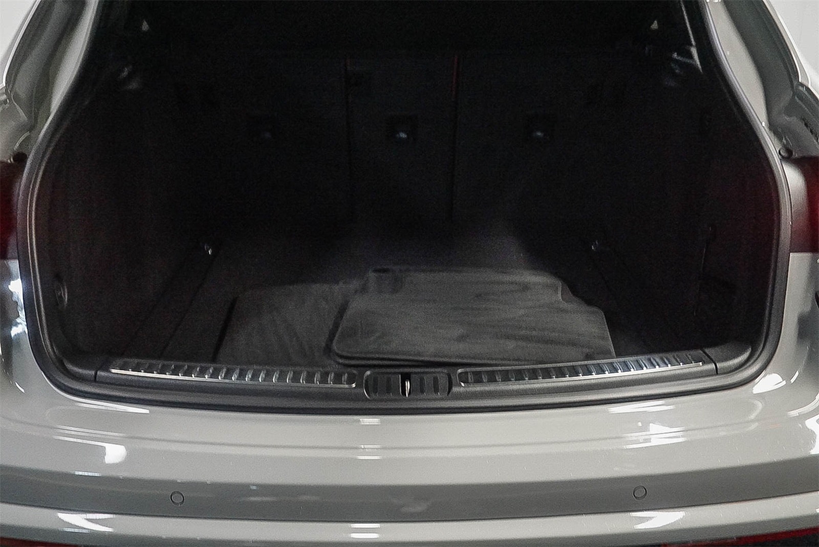 Thumbnail: 2023 Porsche Macan - 27