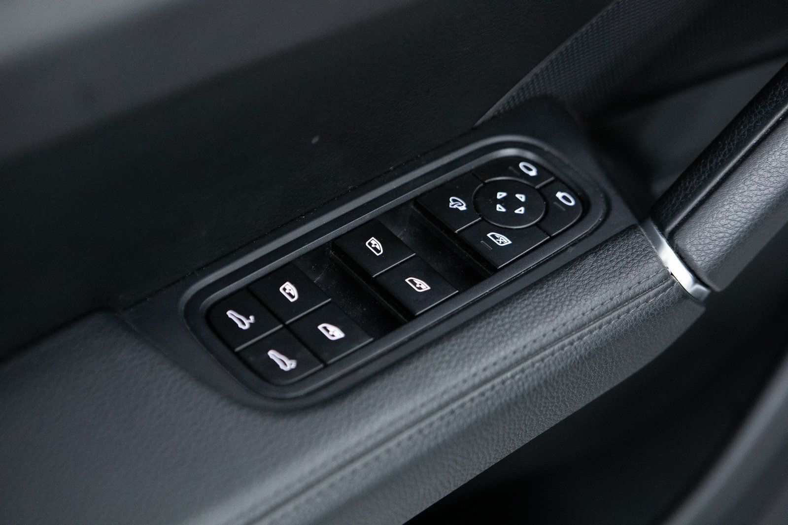 Thumbnail: 2022 Porsche Cayenne - 18