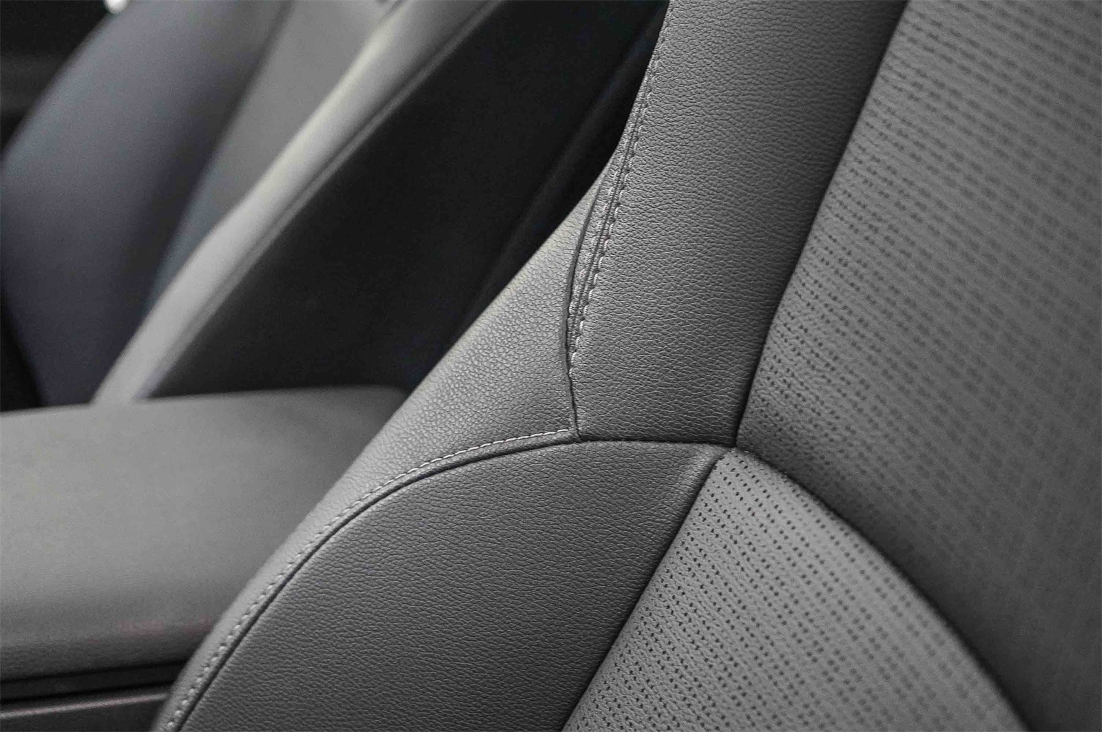 Thumbnail: 2024 Toyota bZ4X - 20