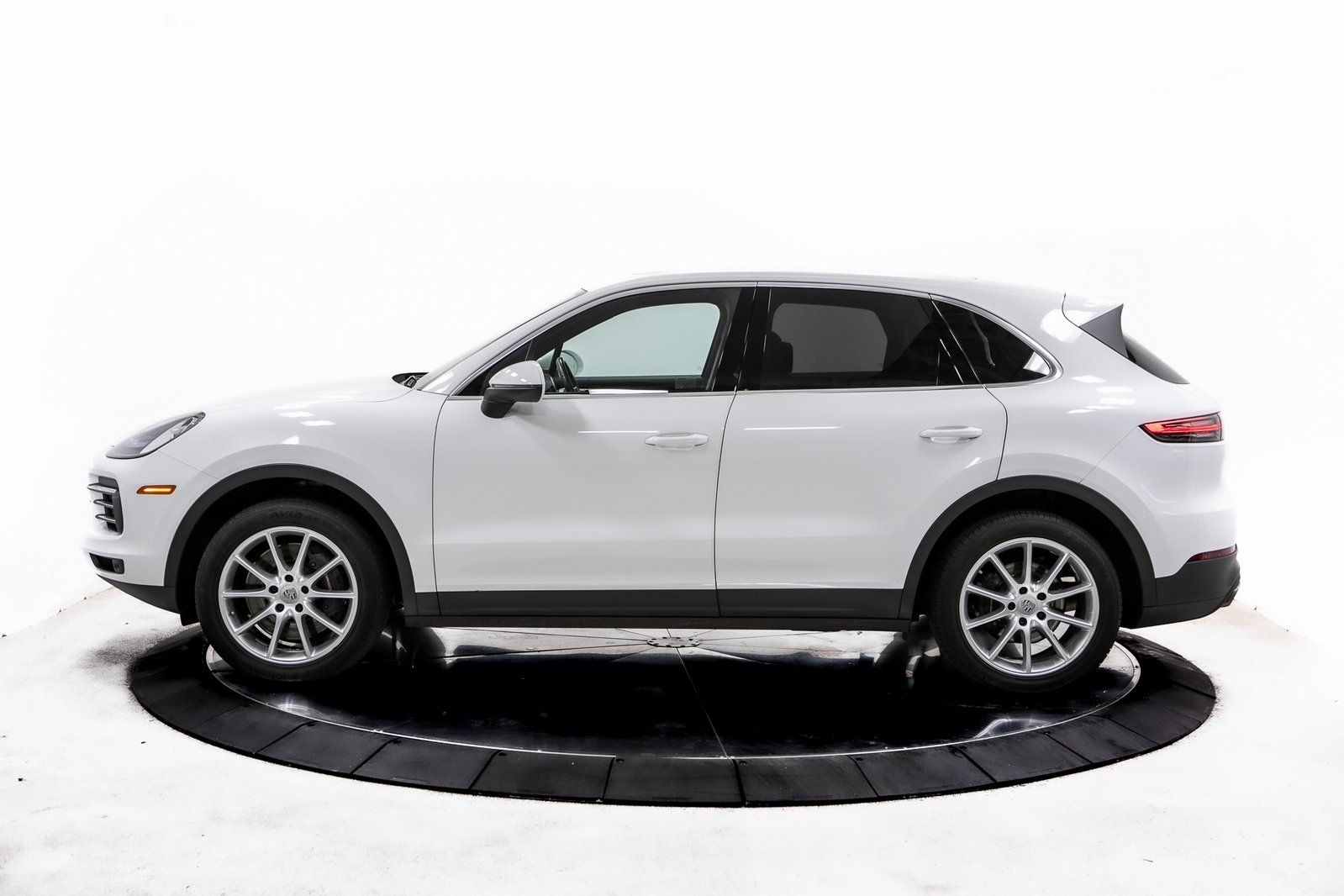 Thumbnail: 2022 Porsche Cayenne - 2