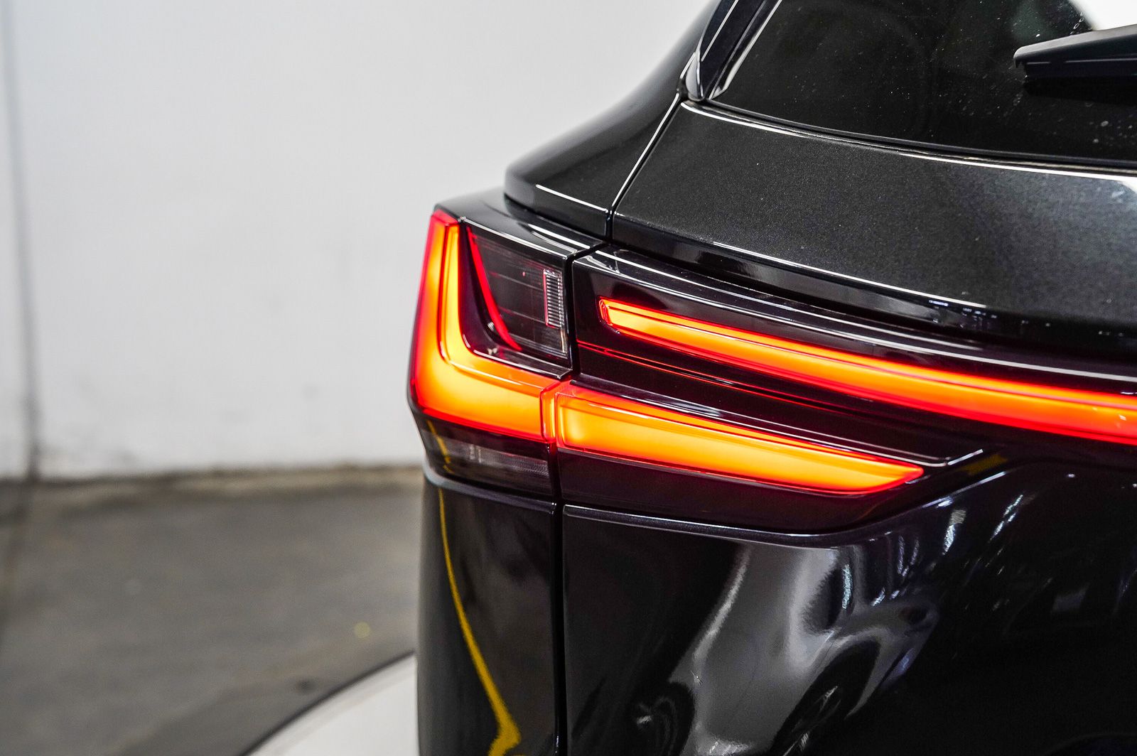 Thumbnail: 2024 Lexus ES - 10
