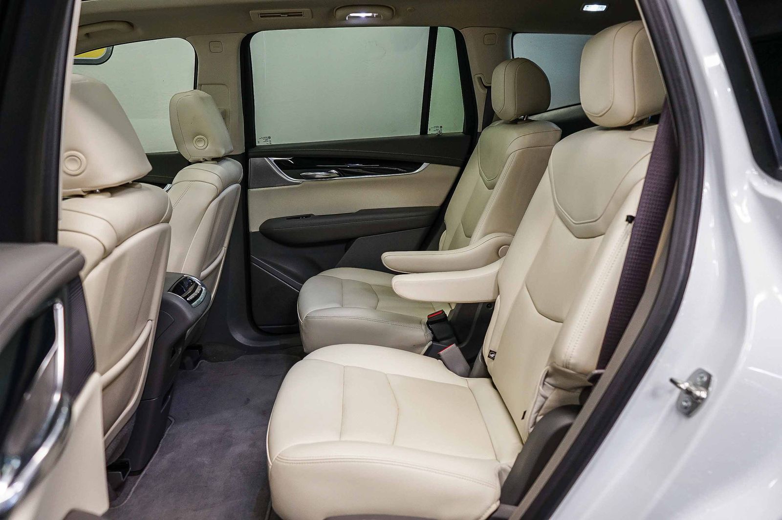 Thumbnail: 2024 Cadillac XT6 - 16