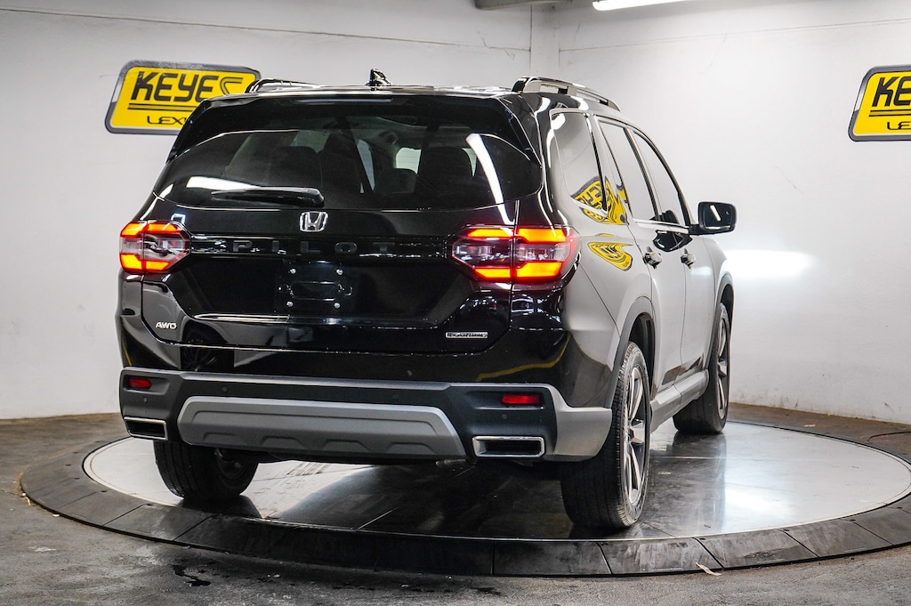 Used 2023 Honda Pilot Touring SUV