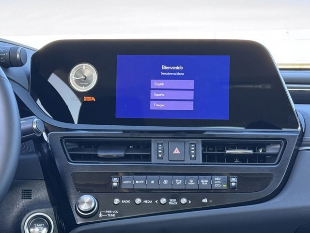 Thumbnail: 2025 Lexus ES - 24