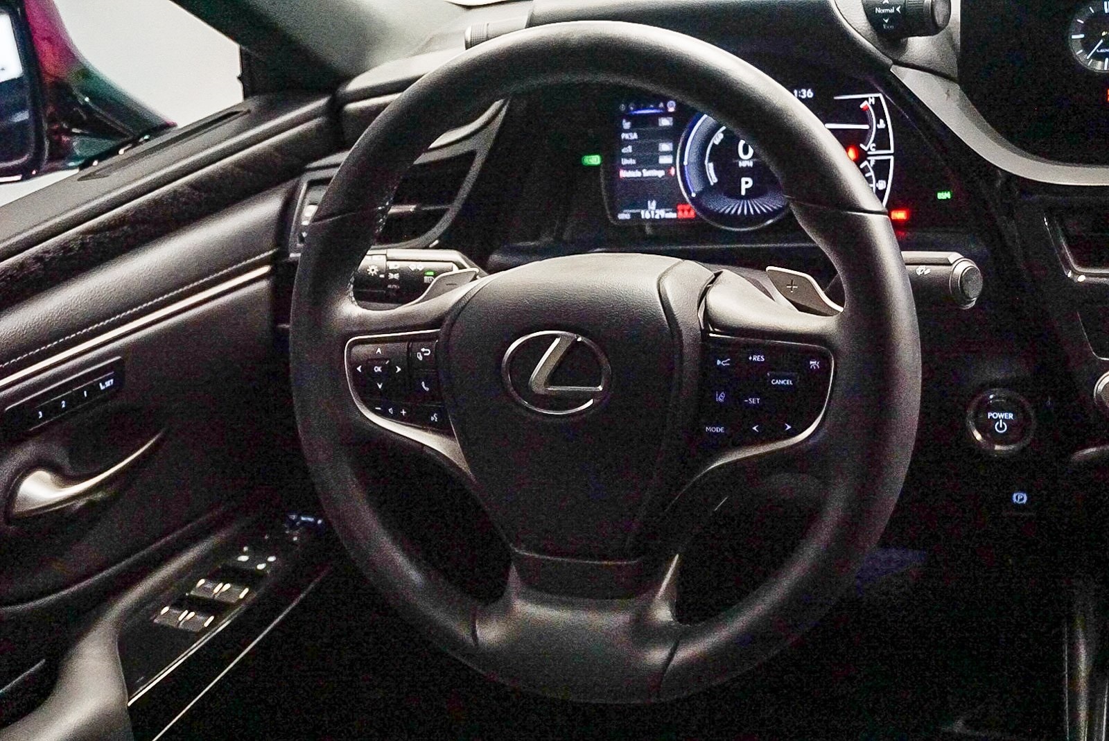 Thumbnail: 2024 Lexus ES - 16