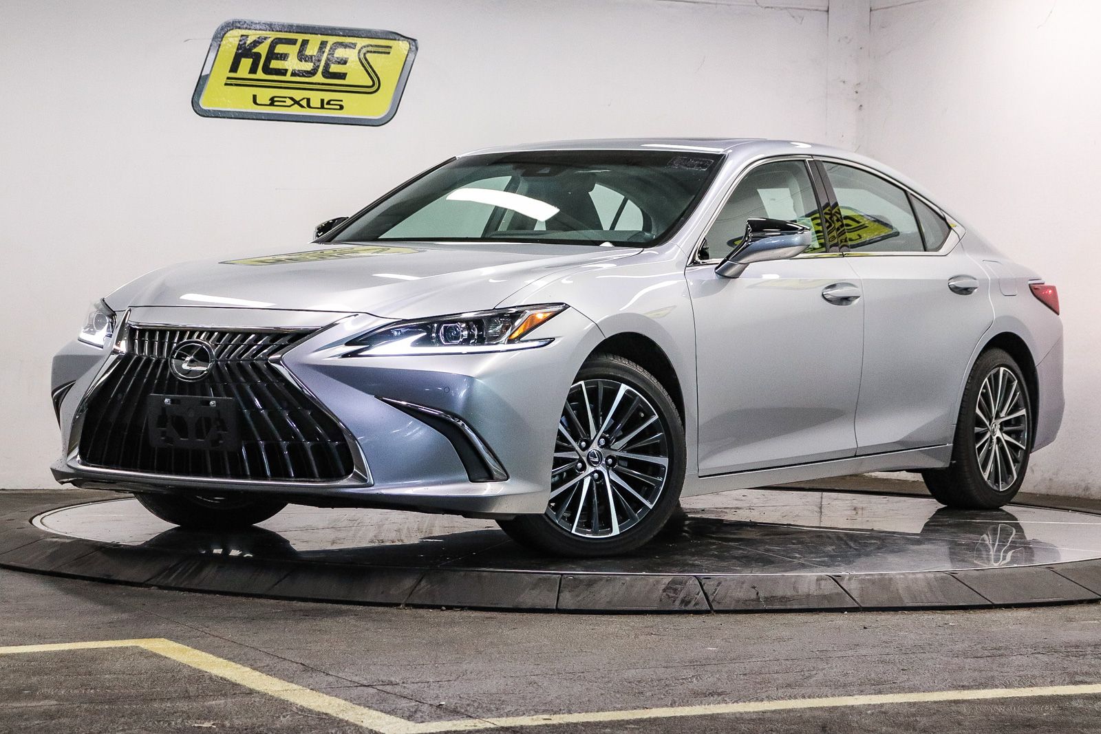 2024 Lexus ES 350 350's photo