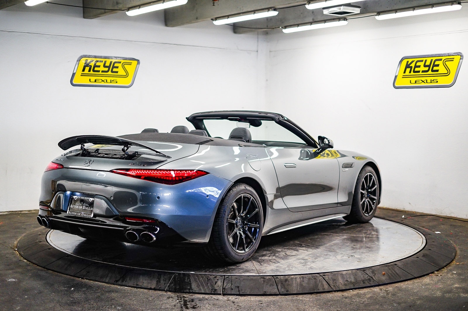 Thumbnail: 2023 Mercedes-Benz SL-Class - 4