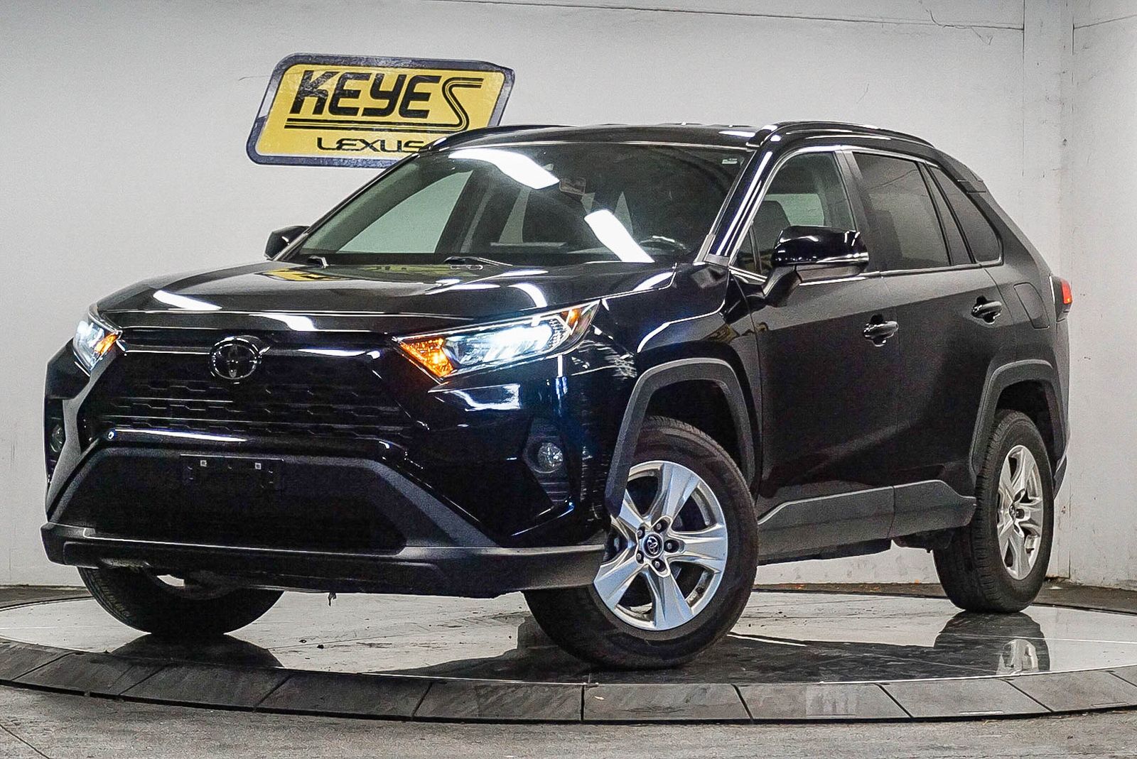2020 Toyota RAV4 XLE -
                  Van Nuys, CA