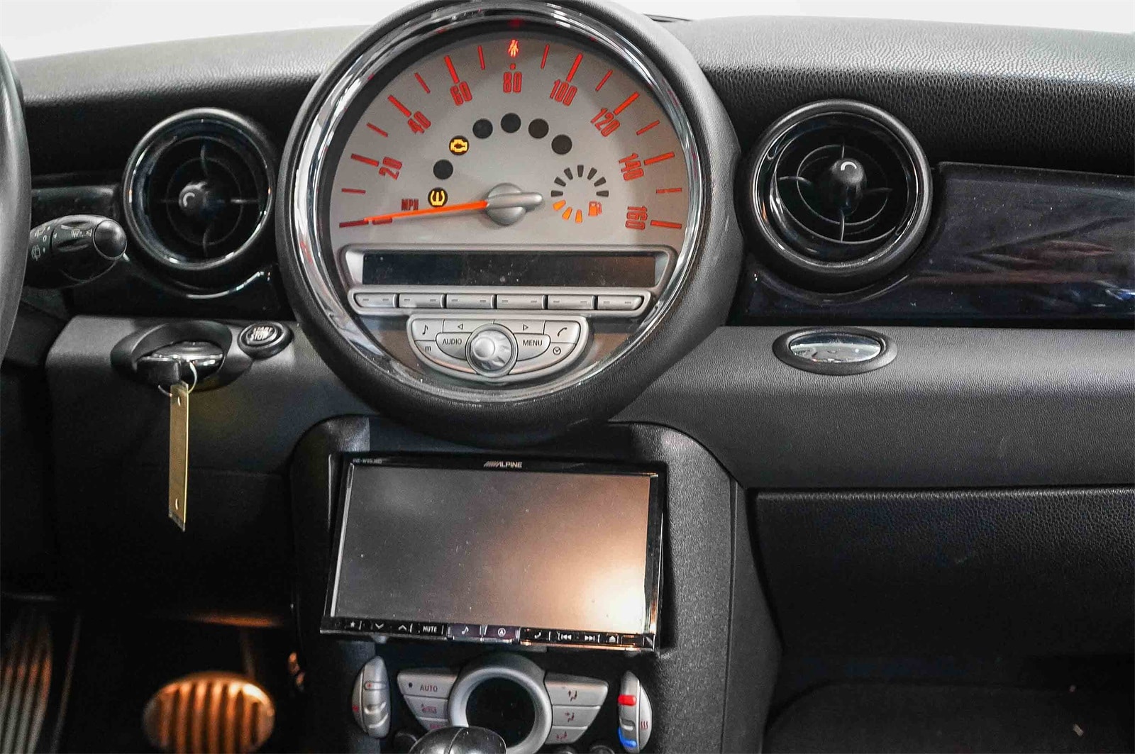Thumbnail: 2009 MINI Cooper Hardtop - 13