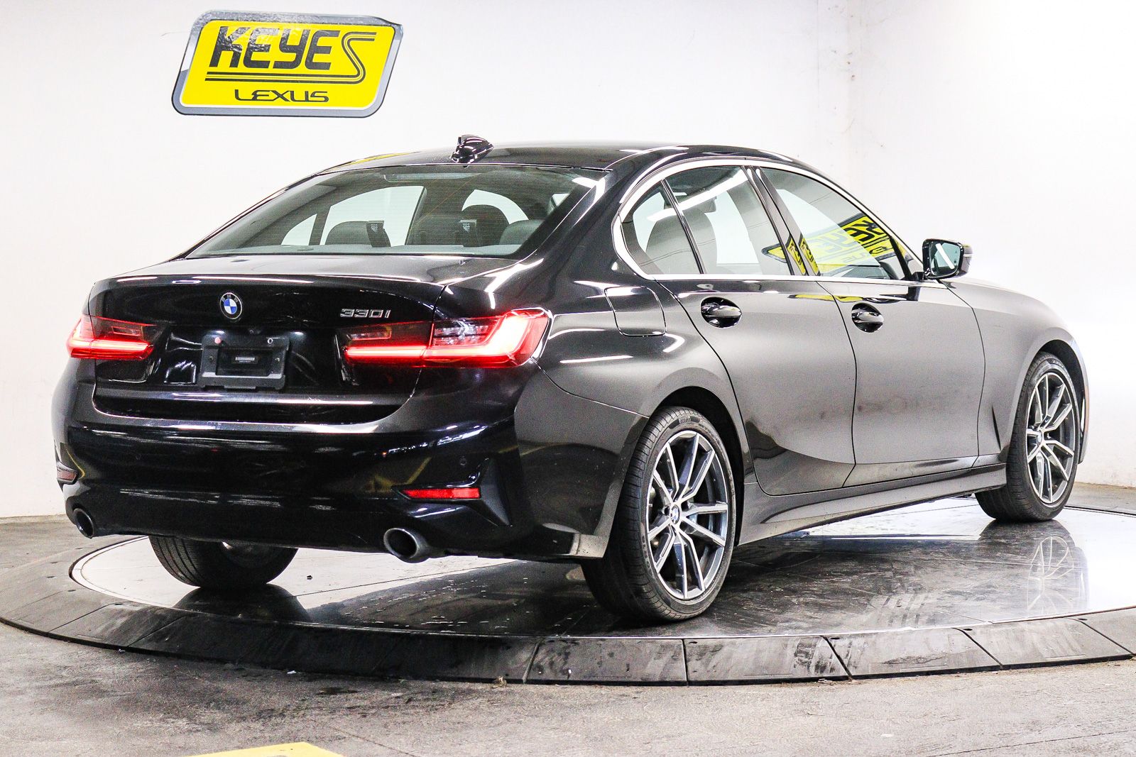 Thumbnail: 2019 BMW 3 Series - 4