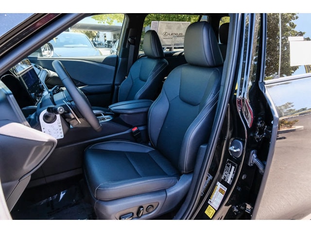 Thumbnail: 2025 Lexus TX - 13