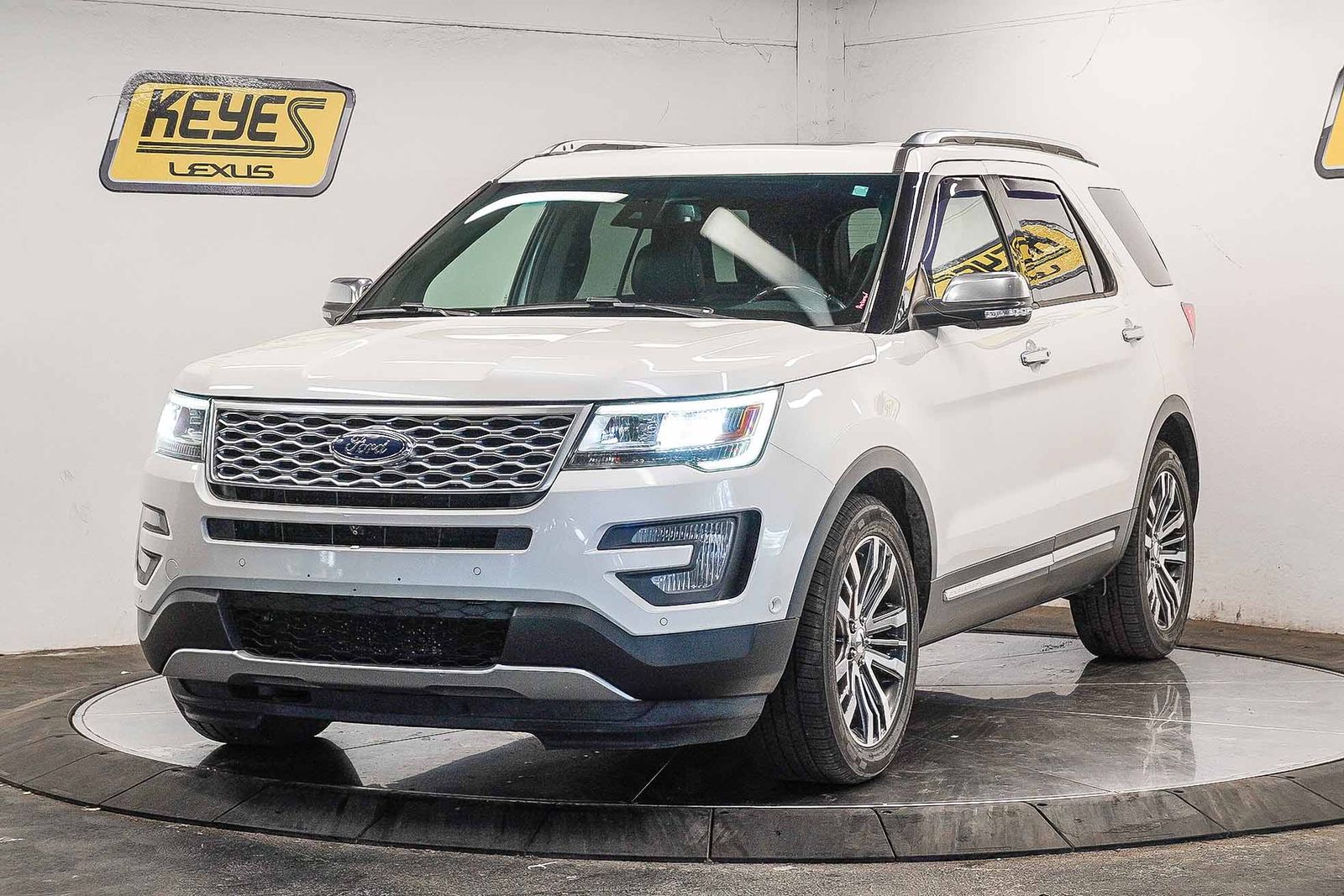 Thumbnail: 2017 Ford Explorer - 1