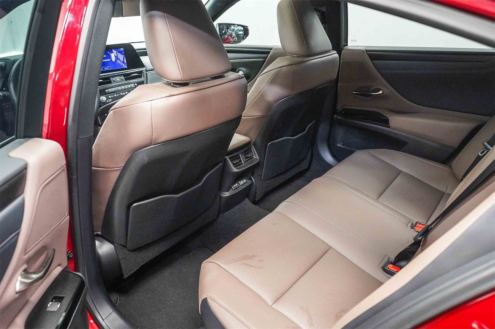 Thumbnail: 2025 Lexus ES - 18