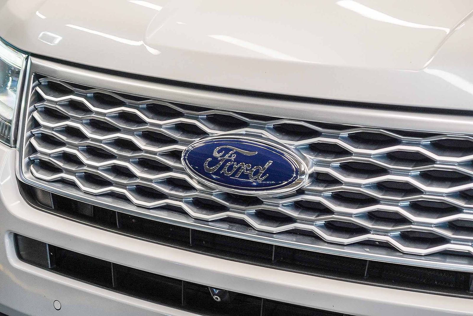 Thumbnail: 2017 Ford Explorer - 8