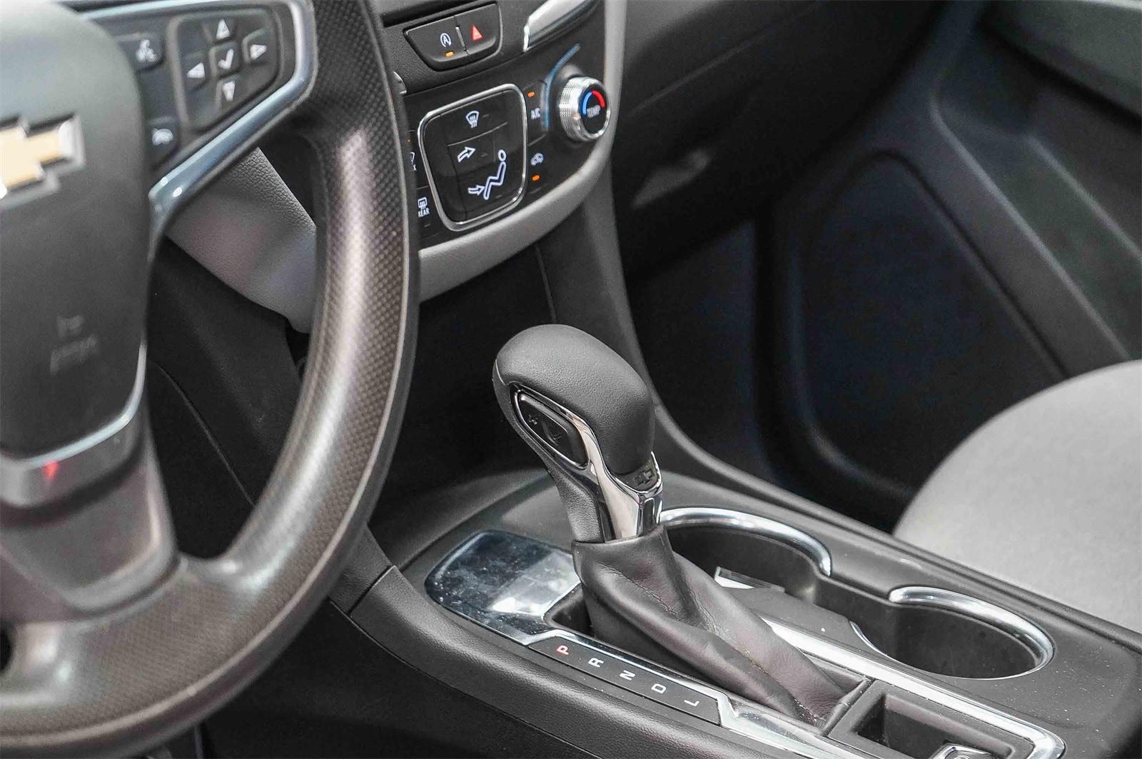 Thumbnail: 2022 Chevrolet Equinox - 23