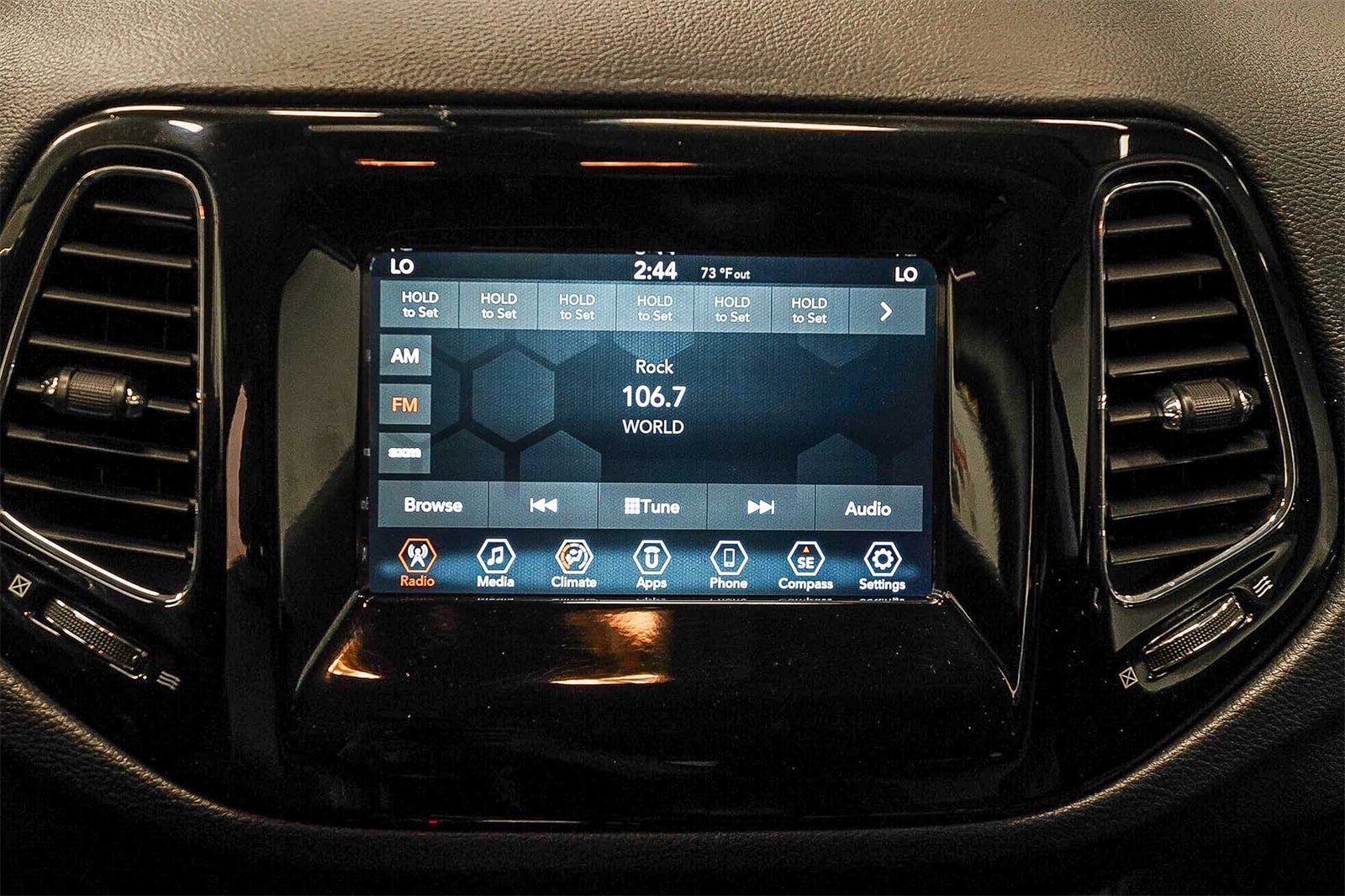 Thumbnail: 2020 Jeep Compass - 14