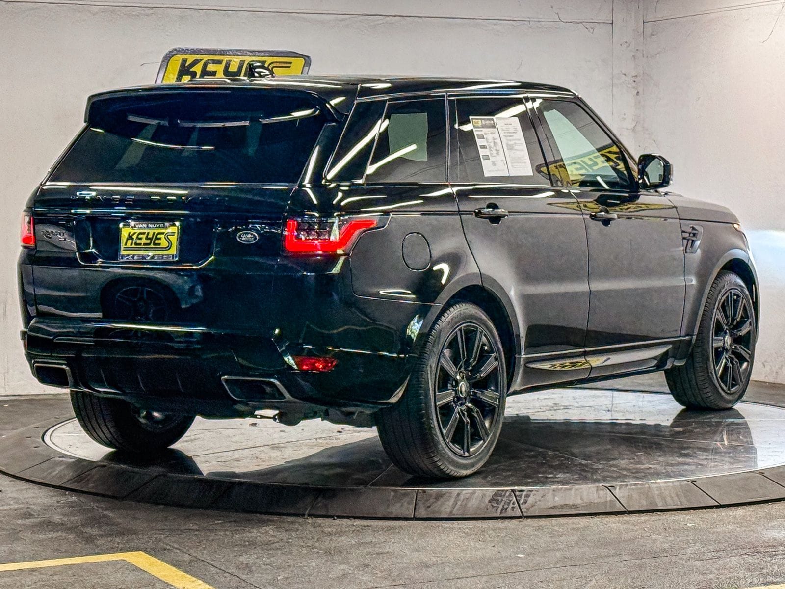 Thumbnail: 2022 Land Rover Range Rover Sport - 4